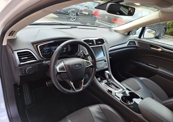 Ford Mondeo cena 58000 przebieg: 199000, rok produkcji 2017 z Wałbrzych małe 667